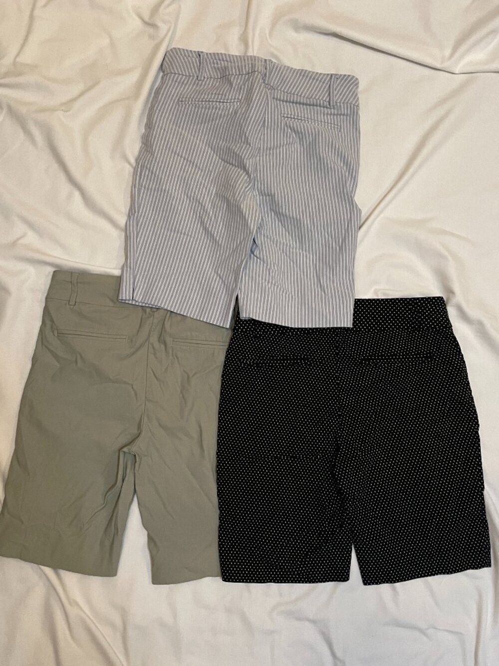 Hilary Radley Pull On Shorts Womens Small Lot of 3 Pairs Multicolor Preowned - Picture 2 of 2